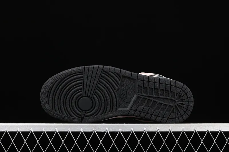 All categories Air Jordan Jordan series basketball shoes Air Jordan 1 Mid G version pure original Air Jordan 1 Mid GS AJ1 Joe 1 laser powder China basketball shoes BQ6472-602